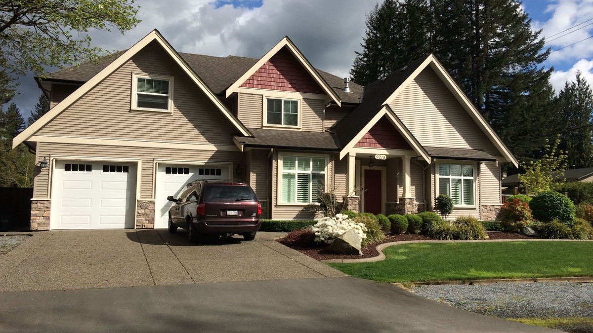 Langley House | Charming Fort Langley Spot!