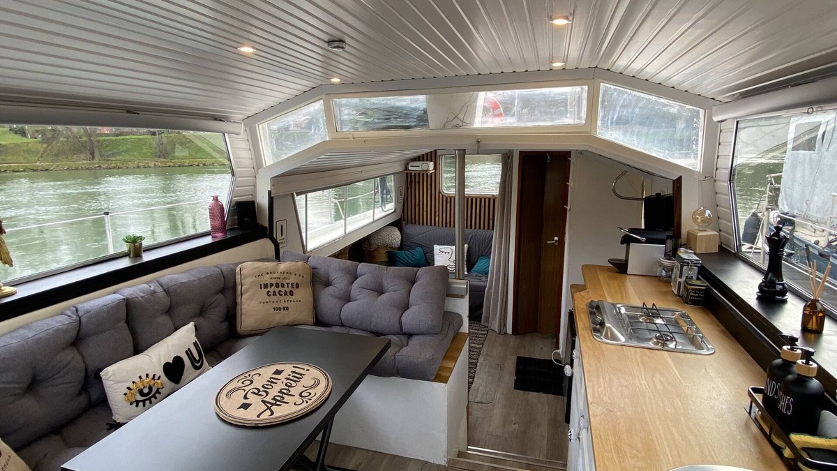 La Ferte-sous-Jouarre Boat Rental | Charming boat on the Marne
