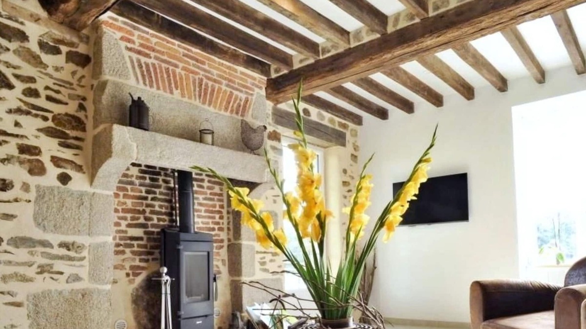 Saint-Calais-du-Desert Cottage | Charming Countryside Getaway-3BR, Fireplace, Fibre WiFi, Near River & Trails
