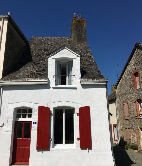 Saint-Christophe-du-Luat House | Charming Cottage in a typical French Village