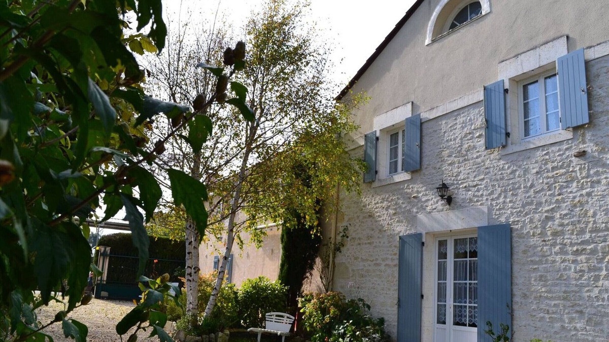 Saint-Genis-d'Hiersac Cottage | Charming Riverside Cottage with Garden, Terrace & Outdoor Activities in Saint-Genis-d'Hiersac