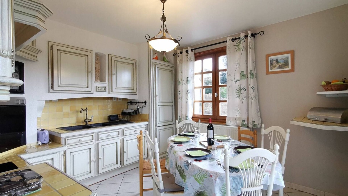 Saint-Pierre-Eynac Cottage | Charming Cottage near Puy-en-Velay: 3BR, Scenic Views, Ideal for Families & Professionals
