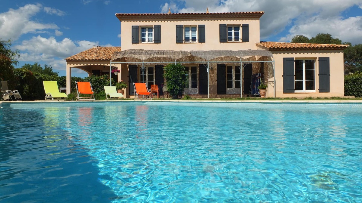 Saint-Jean-de-Cornies Villa | Charming 180m² air-conditioned villa with swimming pool on 1600m of enclosed land planted with trees