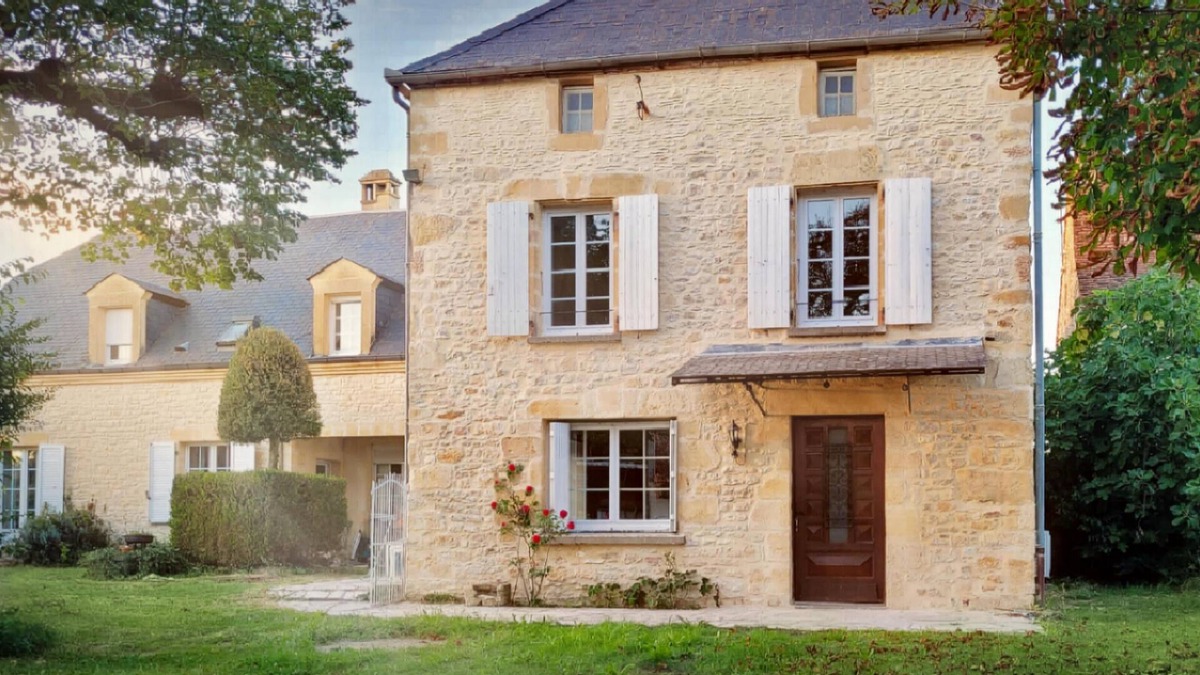 Saint-Julien-de-Lampon House | Charming Guesthouse with Pool & AC in the Heart of the Village near the River