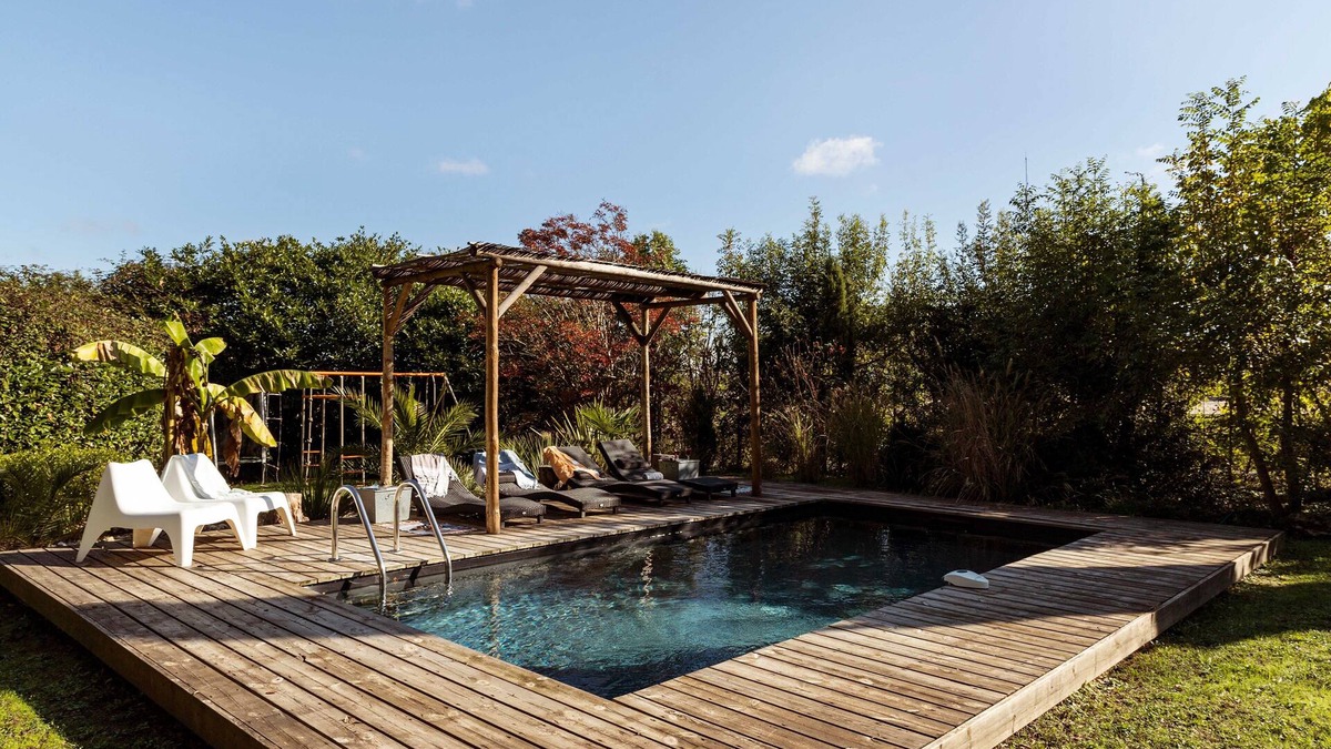 Saint-Martin-de-Gurson Cottage | CHARMING VILLAGE HOUSE! near Bergerac StEmillion Bordeaux, heated pool jacuzzi