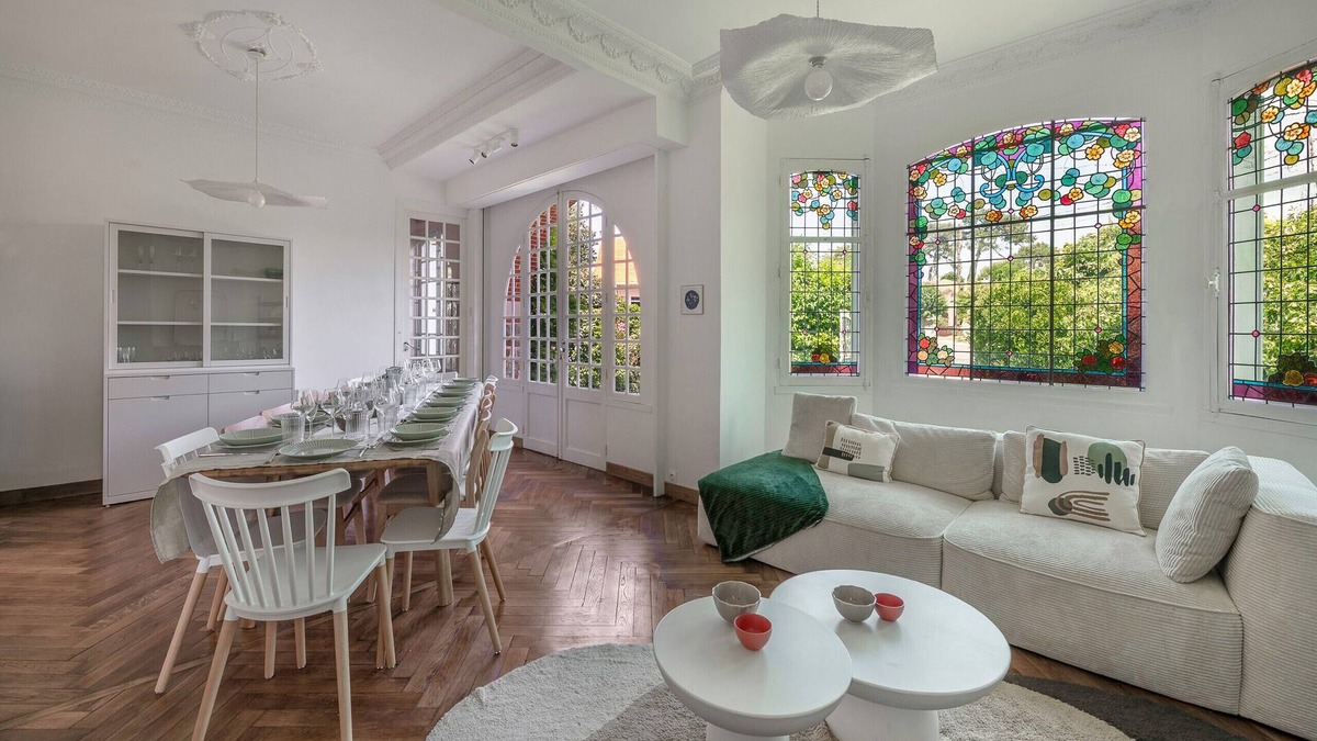 Tharon-Plage Villa | Charming villa 250m from beach – sleeps 14