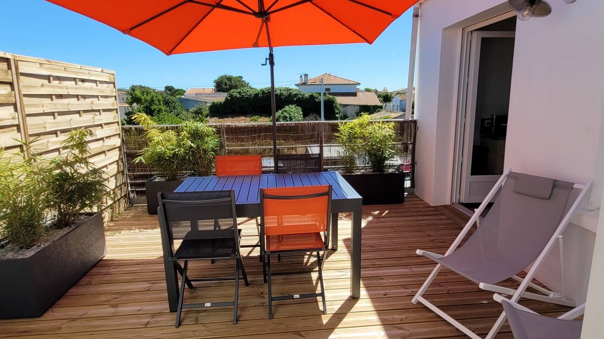 La Cotiniere Apartment | Charming first-floor apartment with terrace in La Cotinière