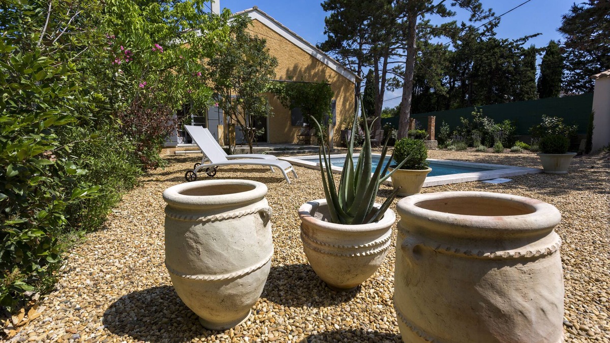 St.-Remy-de-Provence Villa | Charming villa with swimming pool close to the center of St Rémy de Provence 4-6