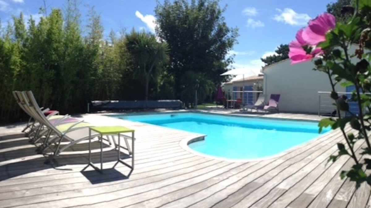 Saint-Trojan-les-Bains Villa | Charming villa for 10/12 people between sea and forest garden and swimming pool