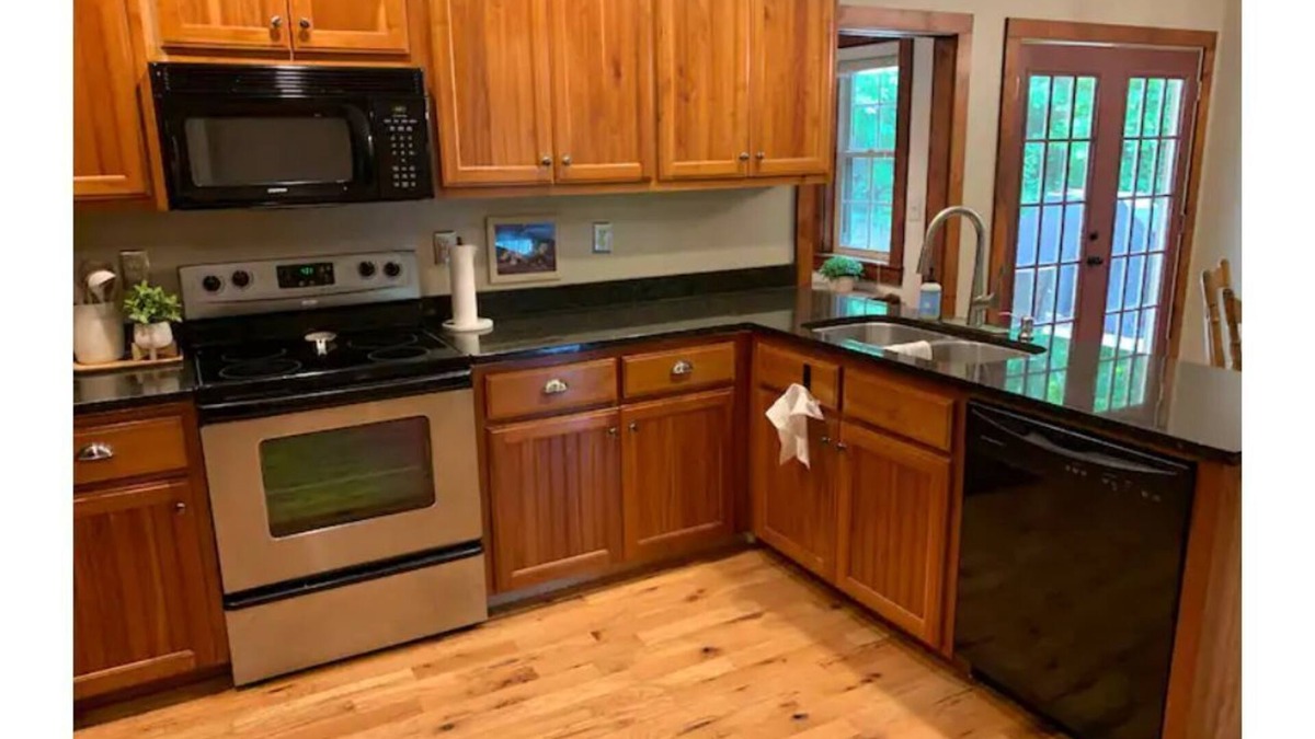 Hickman Cottage | Charming Fun Filled Cottage on 5 Private Acres