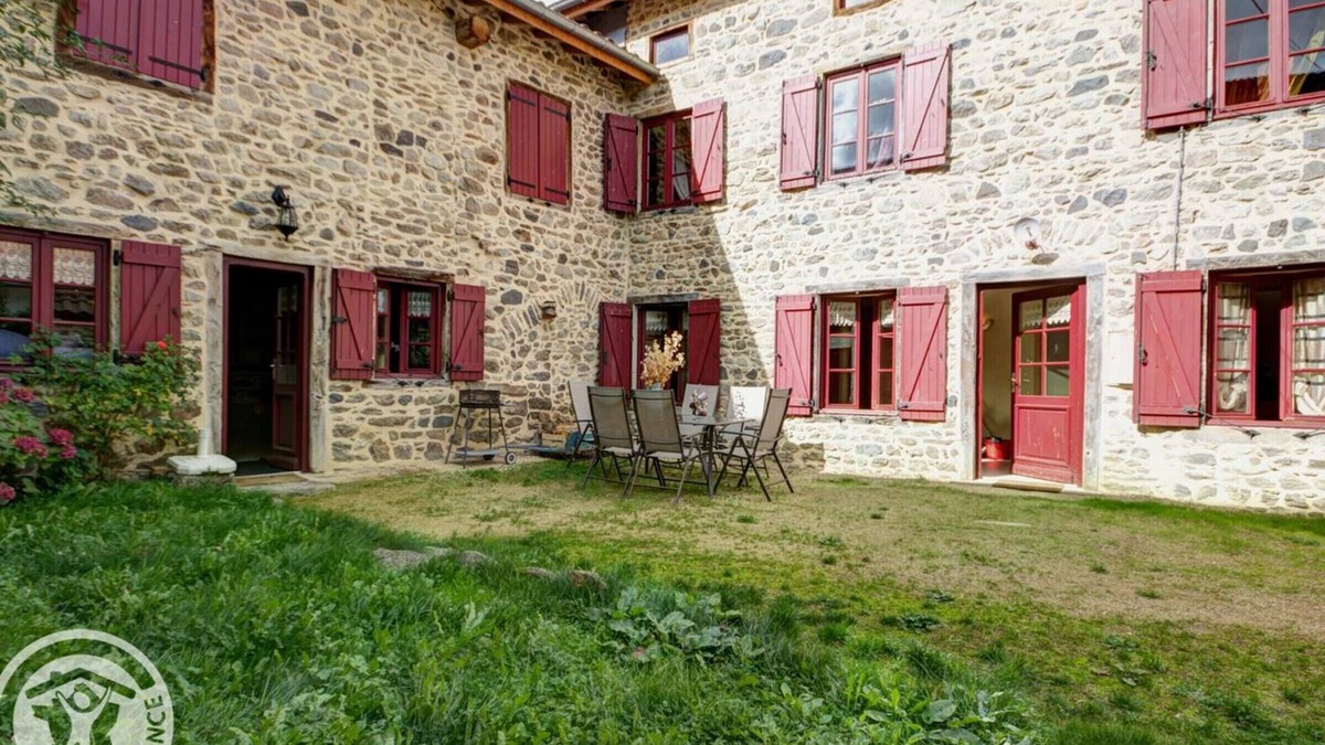 Saint-Just-en-Bas Cottage | Charming Gîte in Calm Hamlet: Fireplace, Internet, Near Skiing, Accessible, Private Garden