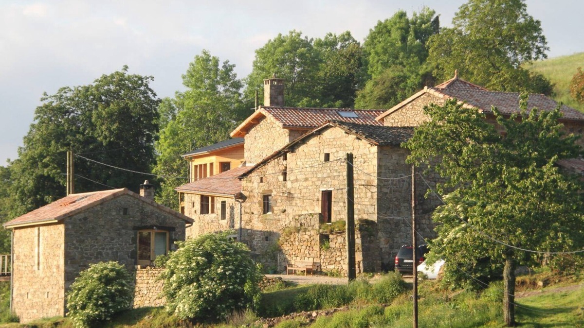 Nozieres House | Charming Gîte "La 1670" in a renovated 17th century hamlet