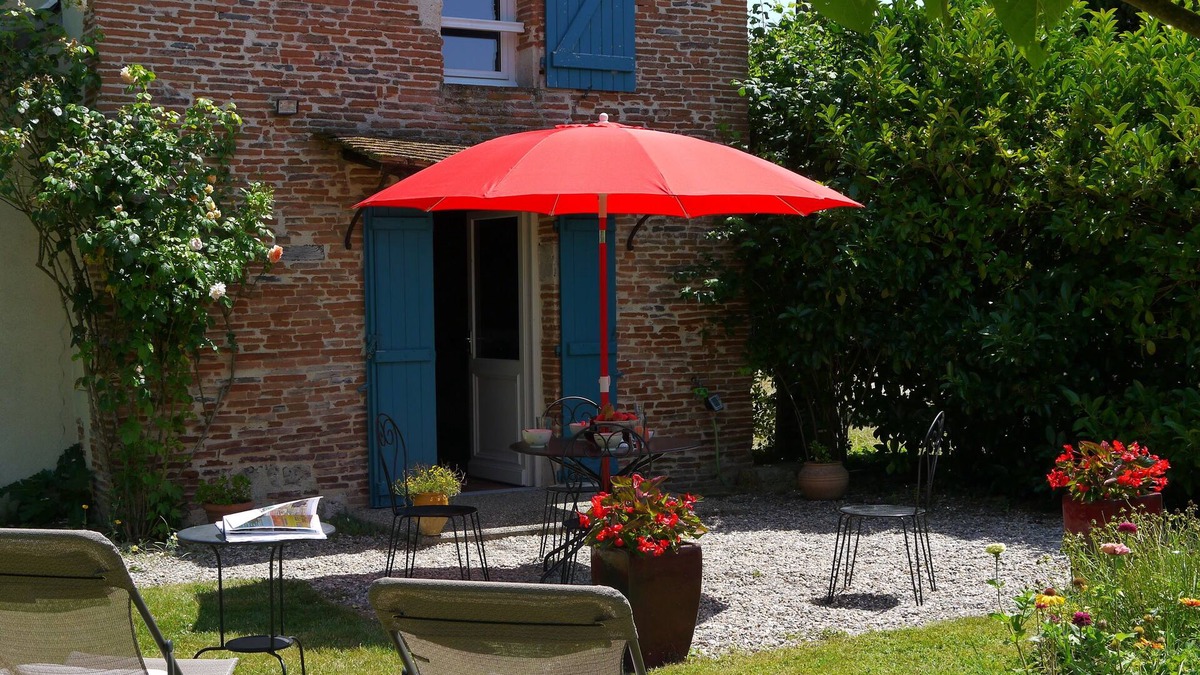 Pommevic Cottage | CHARMING GÎTE. VELO VOIE VERTE. POMMEVIC. 3 PERS