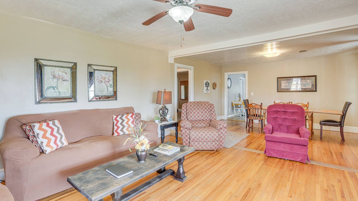 Gadsden House | Charming Gadsden Home w/Golf Course Views!
