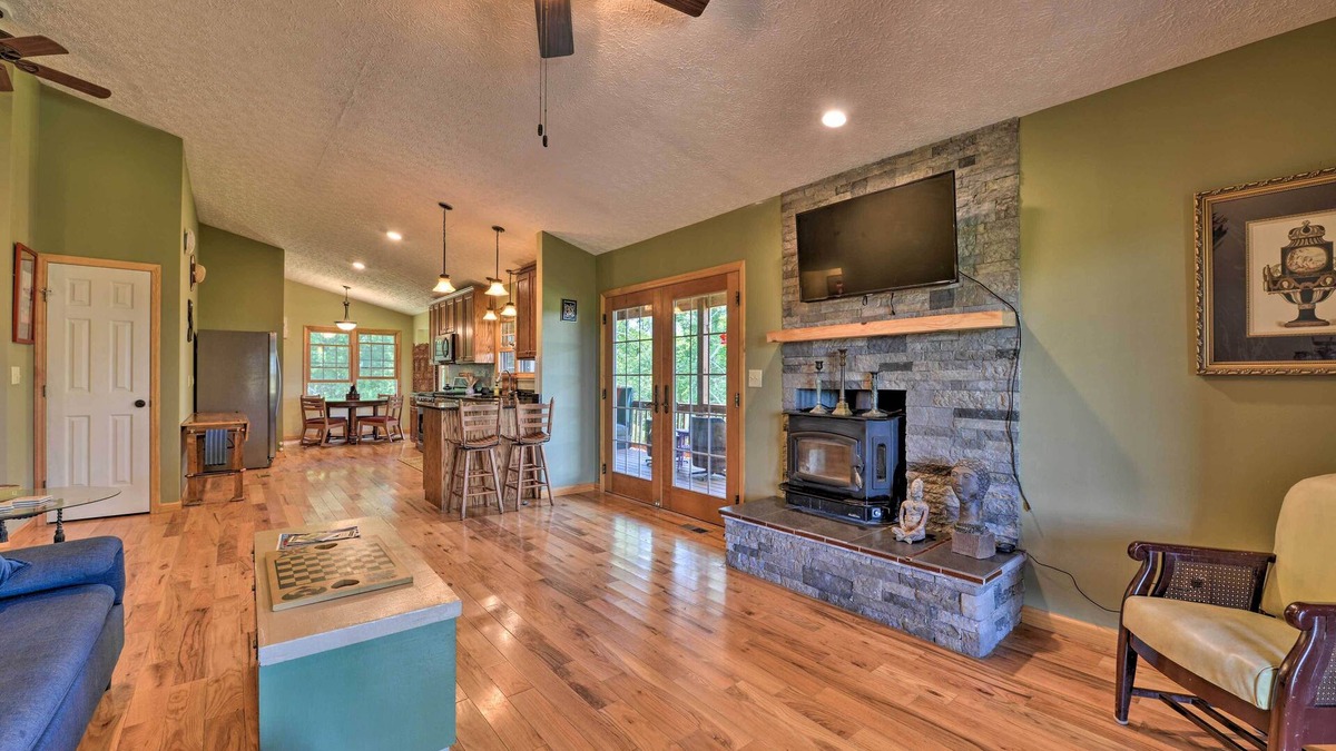 Galax House | Charming Galax Retreat w/Wraparound Deck!