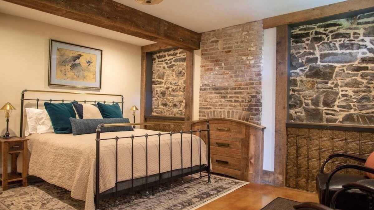 Kingston Apartment | Charming garden apartment with Hudson River views in historic downtown Kingston