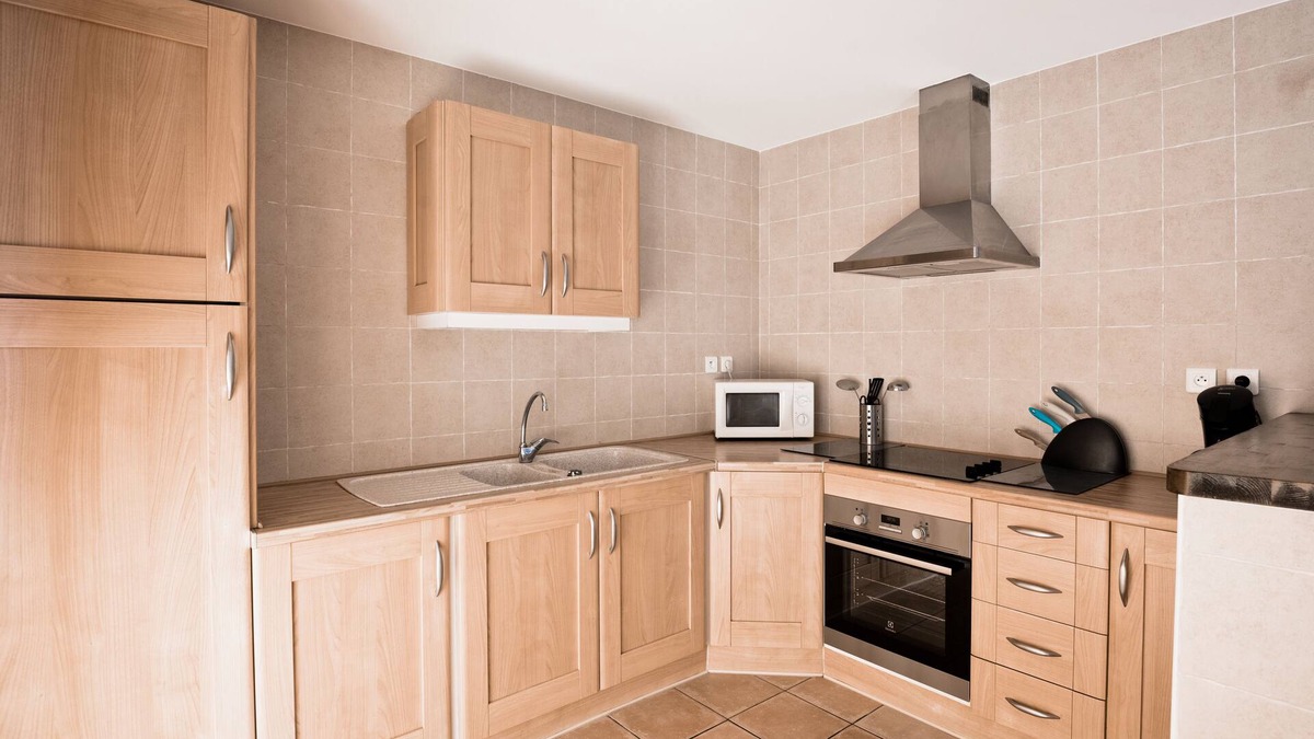 Ceret Apartment | Charming garden apartment with private terrace and playground