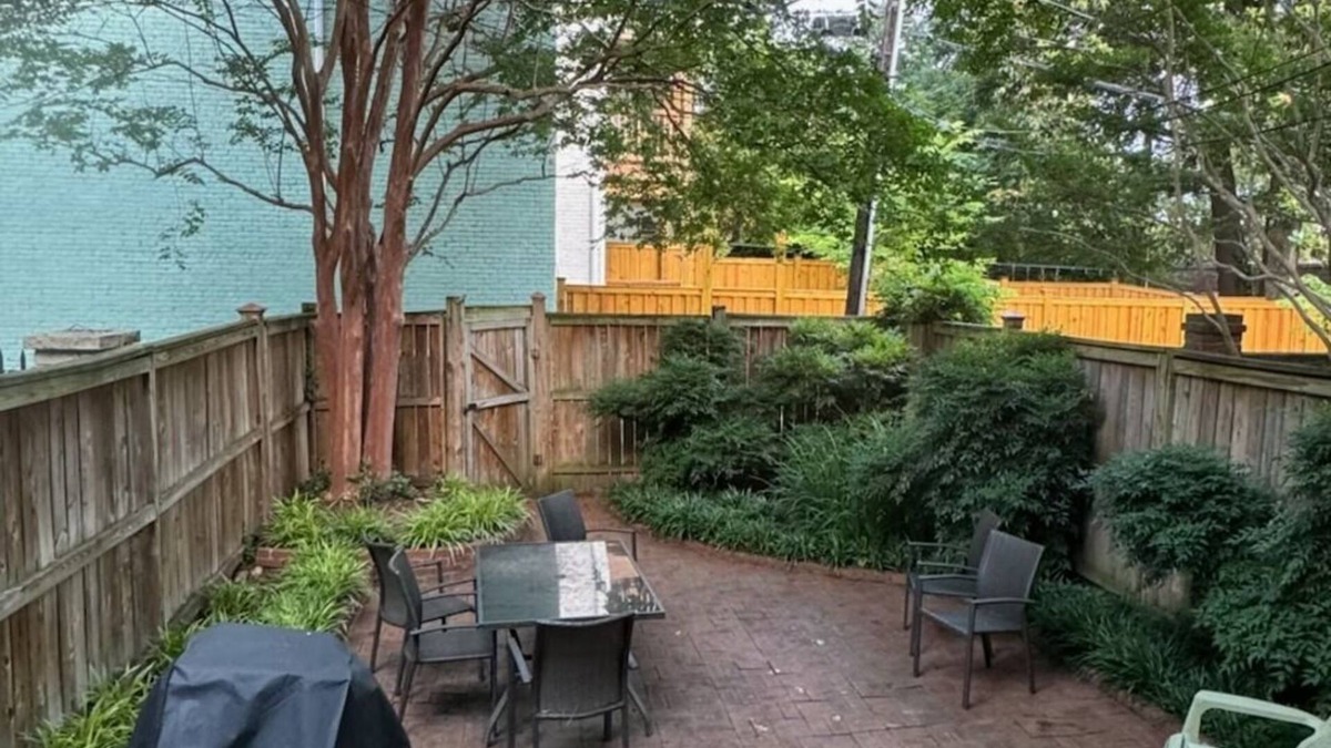 Fan District Apartment | Charming Garden Ensuite in delightful Richmond with WiFi