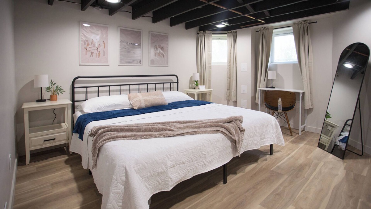Avondale House | Charming Garden Flat w/King Bed