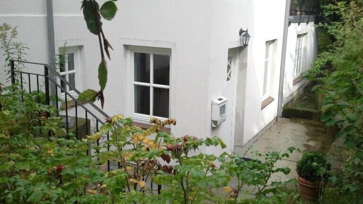 Rahlstedt Apartment | Charming garden floor apartment with 95m² in an old villa, 20 minutes to the main station./City