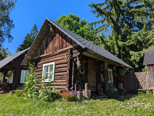 Kuusalu Parish Cabin | Charming Garden House by the River