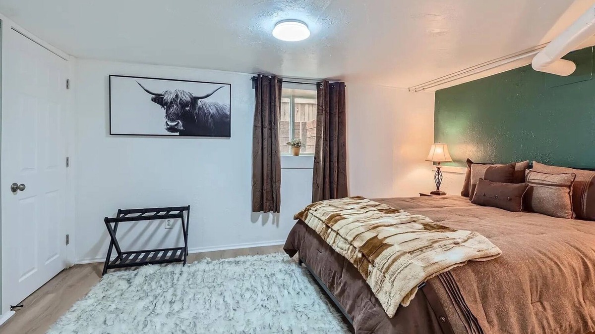 Hale House | Charming Garden-Level 1BR Congress Park Retreat