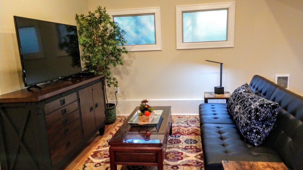 Maple Leaf Cottage | Charming Garden Studio Cottage in North Green Lake