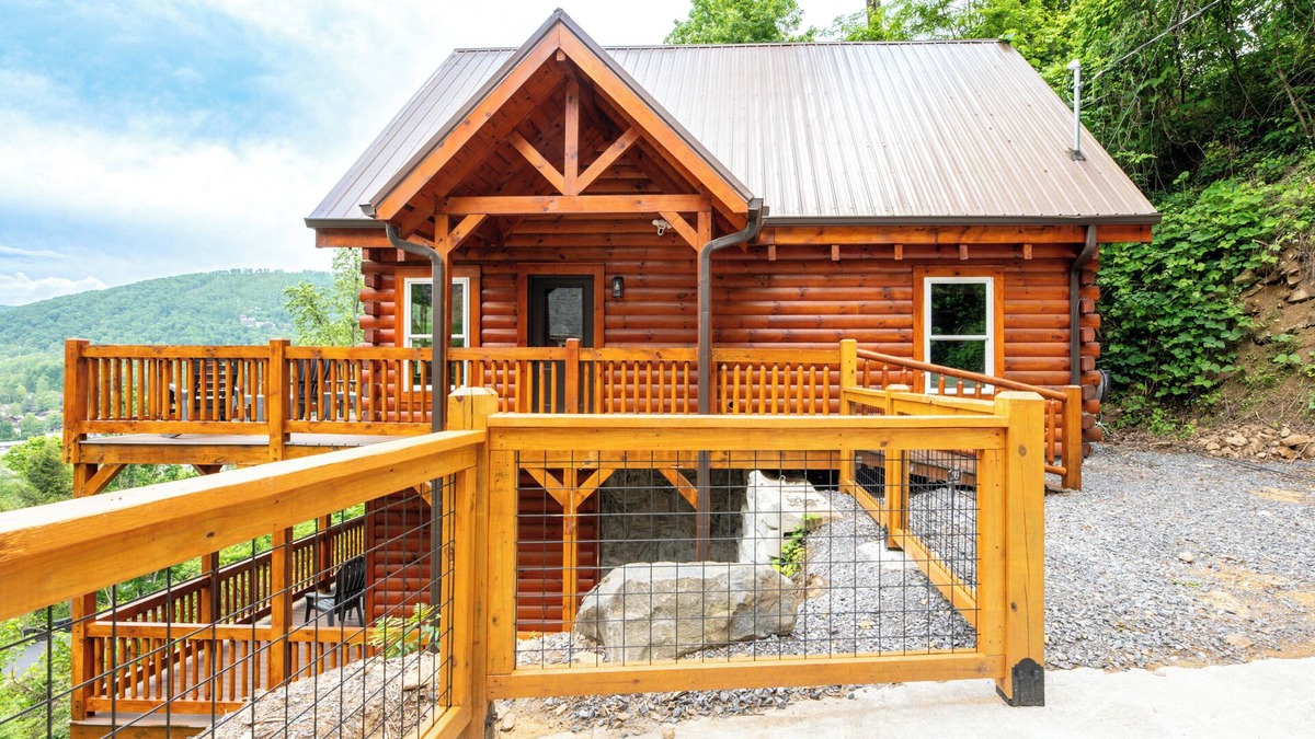 Gatlinburg Cabin | Charming Gatlinburg Cabin, Private Hot Tub & Peaceful Mountain Vibe, Downtown