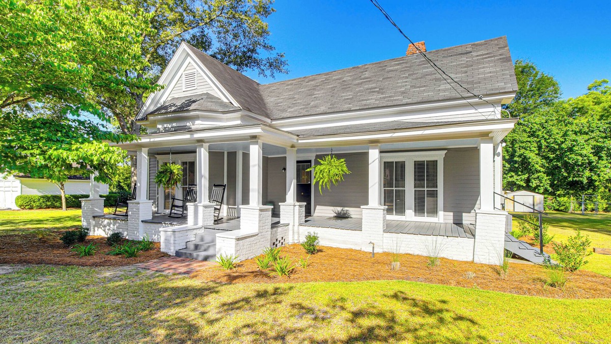 Metter Cottage | Charming Georgia Cottage ~ 19 Mi to Statesboro!