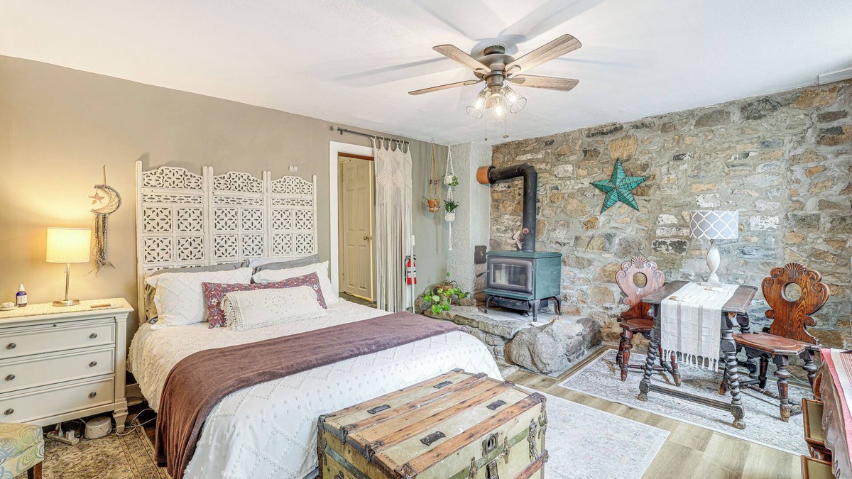 Lambertville Apartment | Charming Getaway < 1 Mi to Downtown Lambertville!