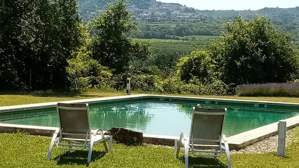 Lacoste House | Charming gite 2 pers in Luberon, quiet, panoramic view, swimming pool, fireplace
