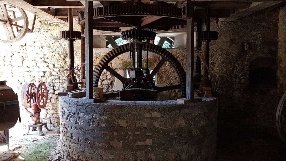 Monce-en-Saosnois House | Charming gîte in the heart of a water mill. 40 minutes from Le Mans and 15 minutes from Le Perche