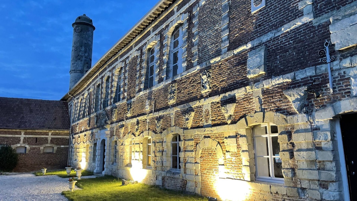 Esnes Other | Charming gîte in a magnificent 12th-century château 1 hour from Lille and 2 hours from Paris