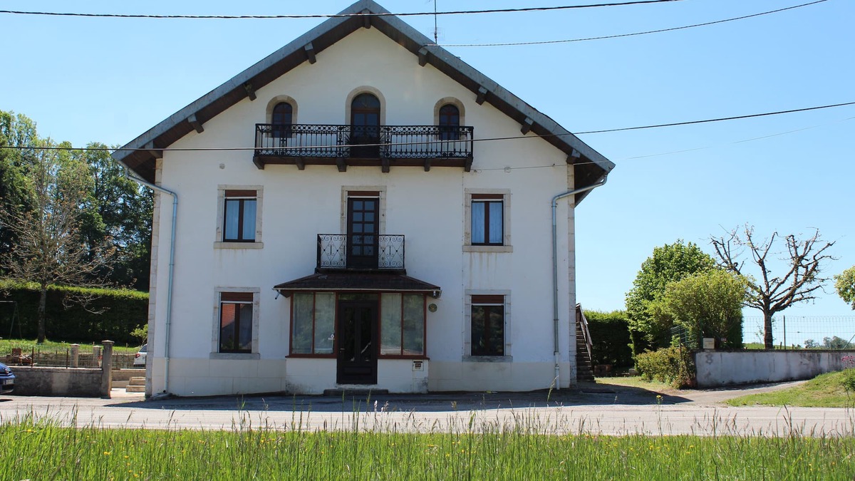 Longemaison House | Charming gîte in the Doubs, 3 épis with a beautiful garden 5 bedrooms,