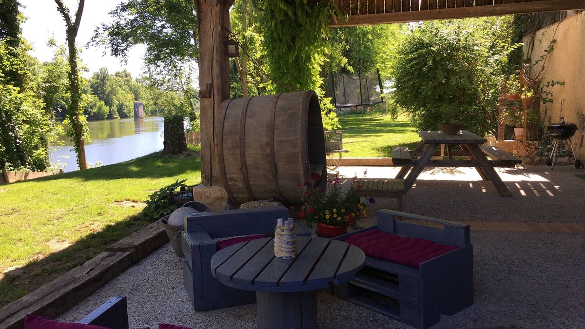 Lafitte-sur-Lot House | Charming gîte on the banks of the Lot for fishermen or nature lovers