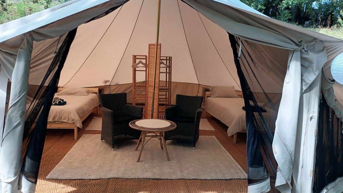 Kwenenbos Cabin | Charming Glamping tent in quiet place, with swimming pool, bathroom and kitchen