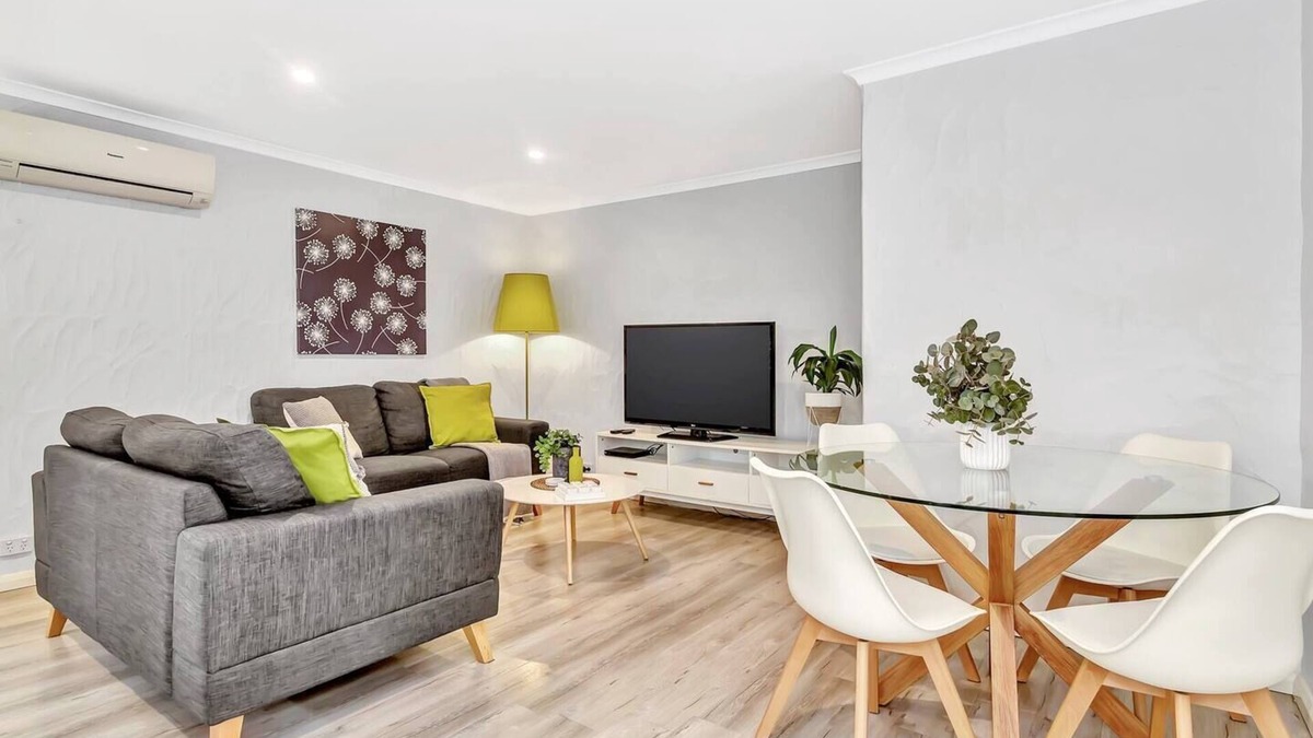 Glenelg North Apartment | Charming Glenelg Stay Walking Distance to Beach