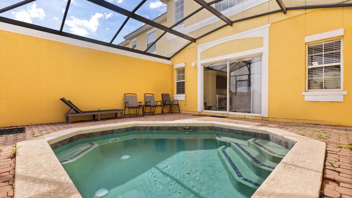 Sunset Lakes House | Charming & Gorgeous Lake views 3+2.5 townhome Washer Dryer AC Wi free parking