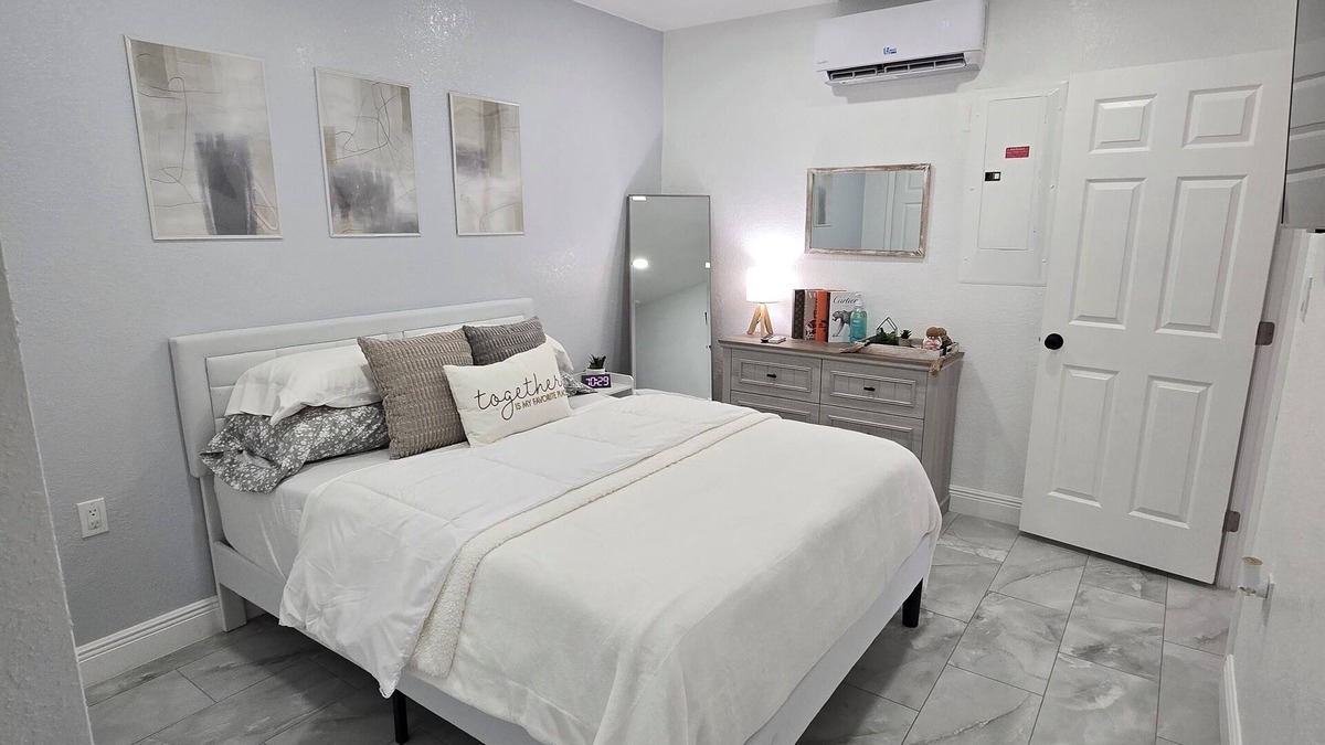 Spring Hill Bed & Breakfast | Charming guest house in Spring hill, Florida
