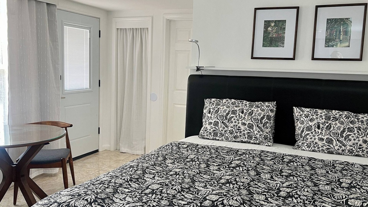 Arabi House | Charming guesthouse with private backyard just 3 doors down from New Orleans.