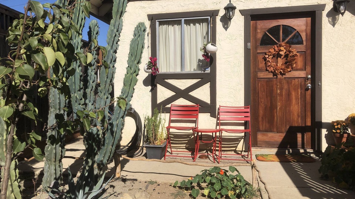 Los Gatos House | Charming Hidden Cottage
