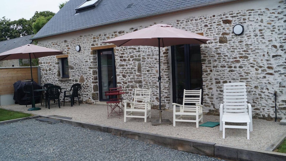 Portbail Cottage | Charming Hilltop Cottage with Modern Amenities and Private Garden in Portbail