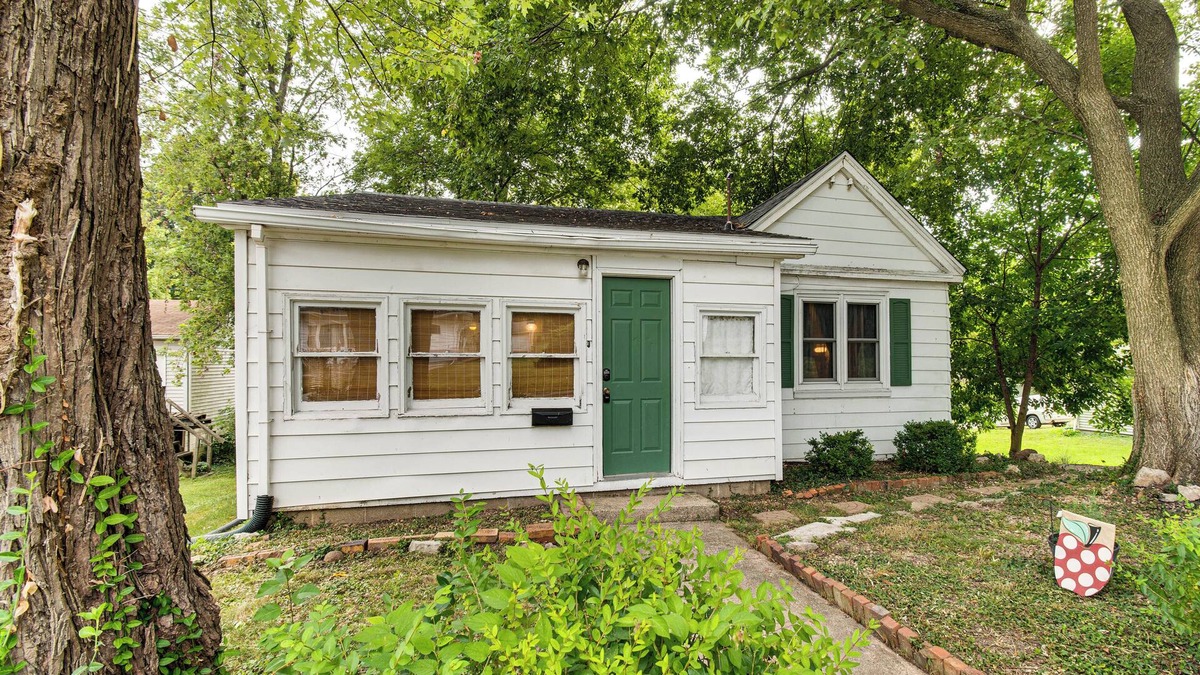 Hillsboro House | Charming Hillsboro Home < 1 Mi to Downtown!