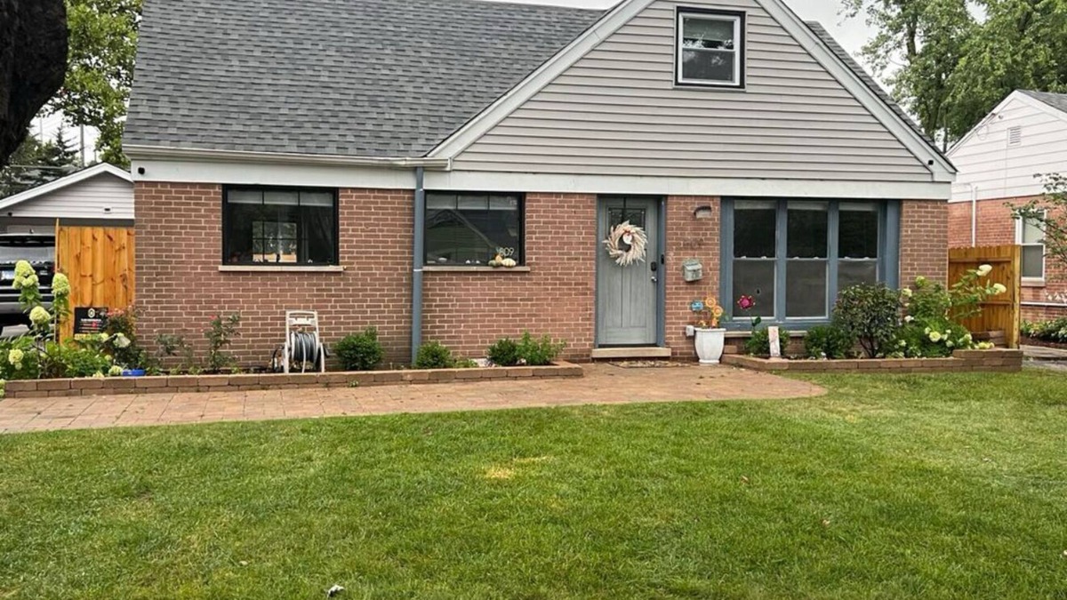 Fullersburg House | Charming Hinsdale Home with Hot Tub