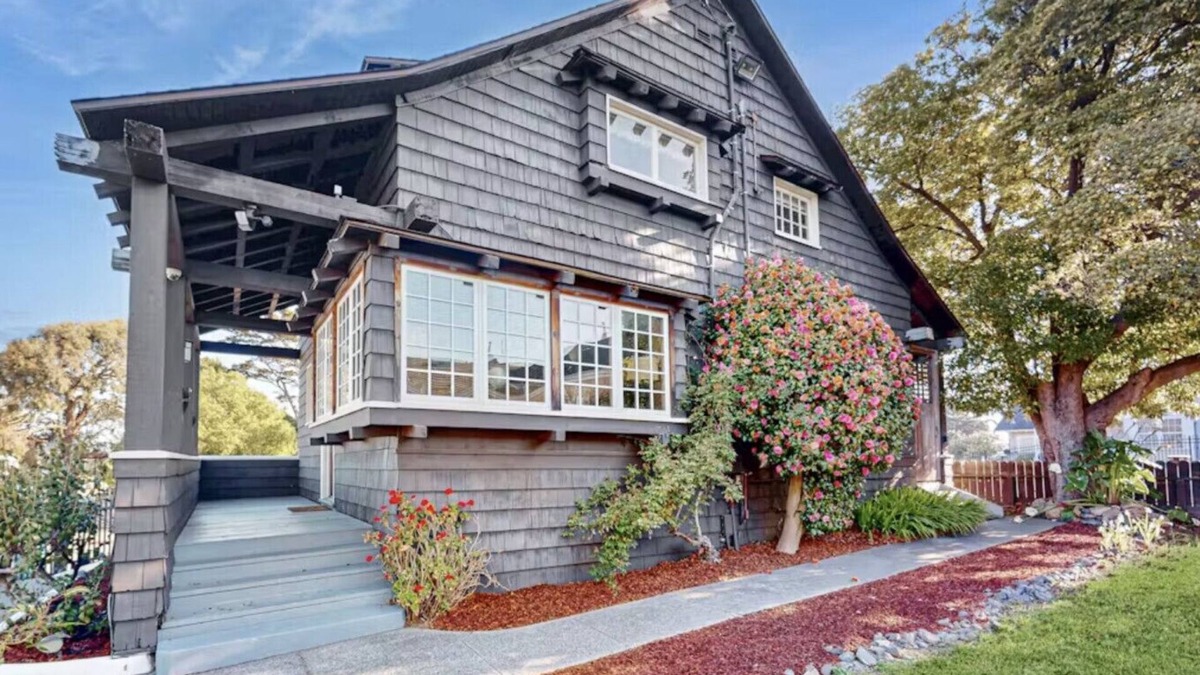 Downtown House | Charming Historic 3-Bedroom Home Just One Block from Humboldt Bay – Walk to Shops & Restaurants