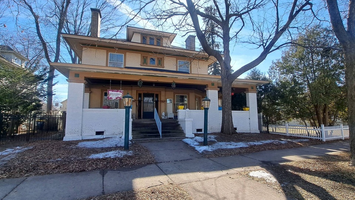 Wausau Bed & Breakfast | Charming, historic bed & breakfast in Pleasant Wausau with AC, WiFi