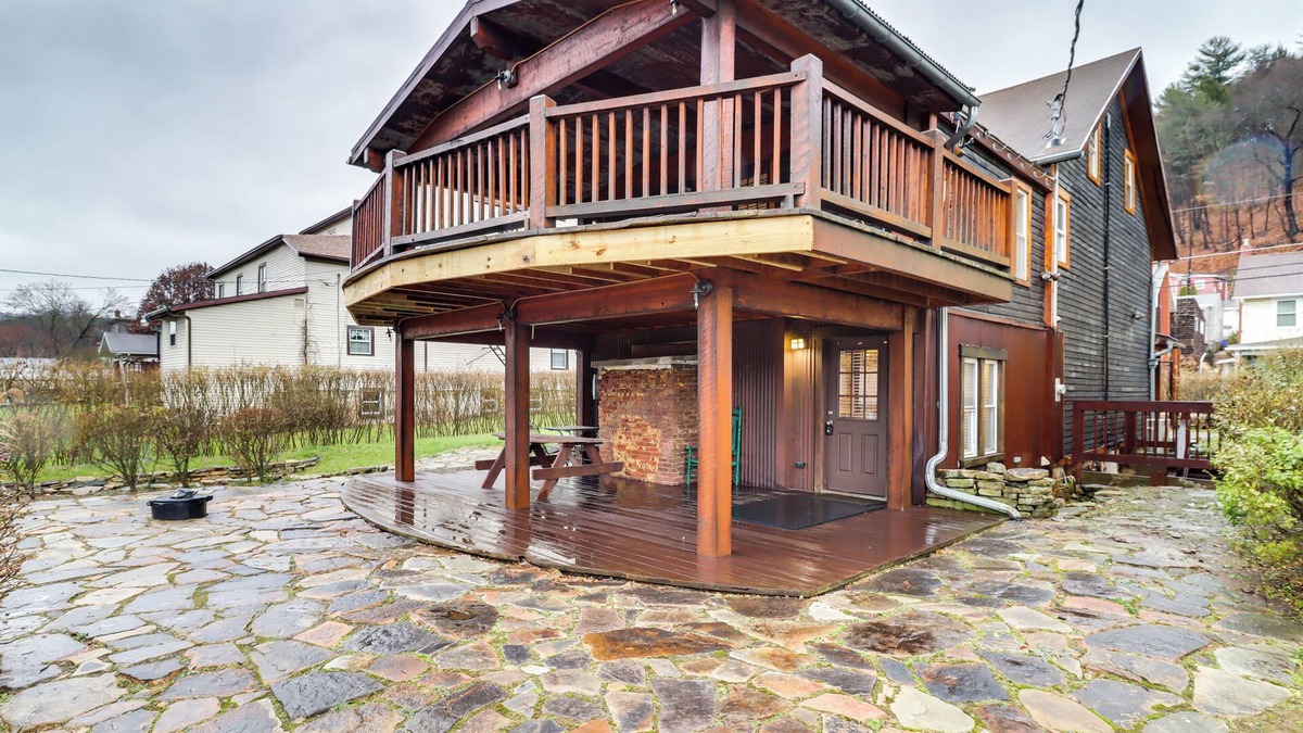 Parryville House | Charming & Historic Home w/Lehigh River View