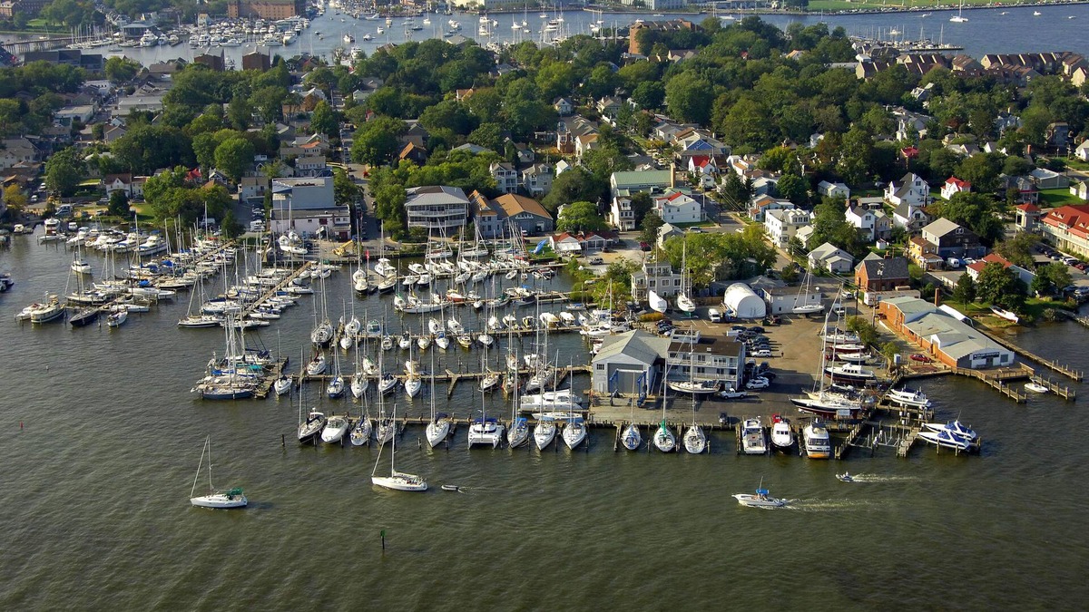 Eastport House | Charming Historic Row House in The Heart of Eastport's Horn Point