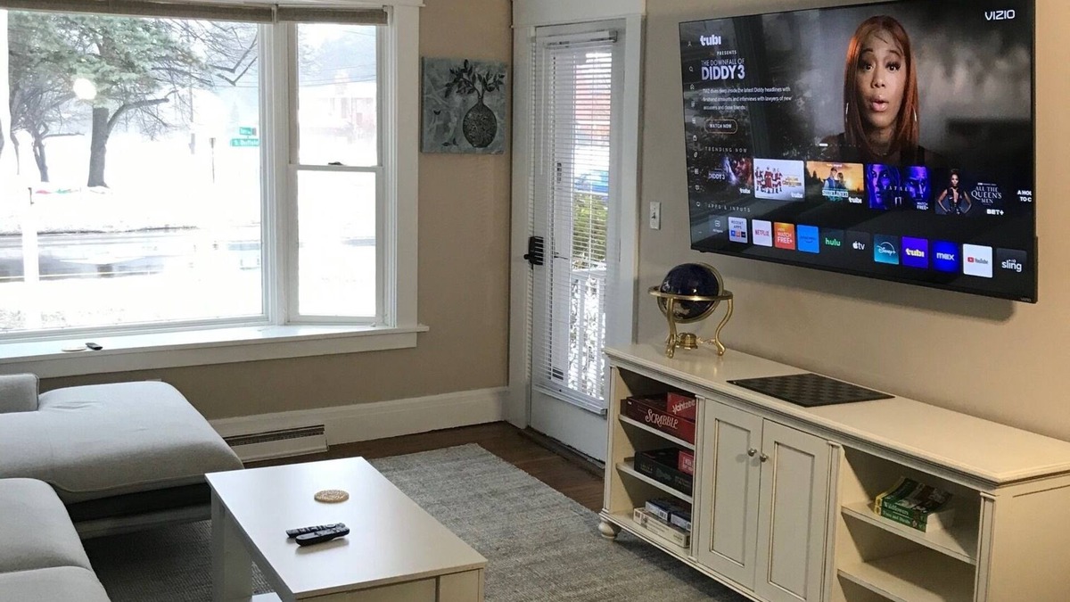 Orchard Park Apartment | Charming Historic 2-bedroom unit with WiFi in lovely Orchard Park Village