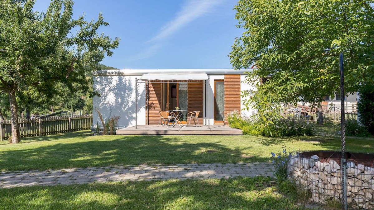 Deggenhausertal House | Charming Holiday Home “Ferienhaus am Sedelbach” with Terrace & Garden